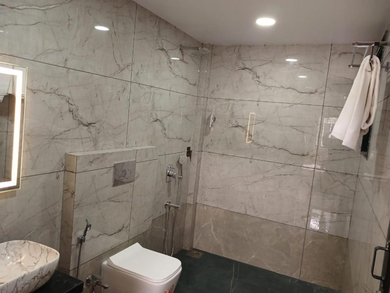 Lavish Villa - 3 Bhk Pool With Lawn Lonavla Zewnętrze zdjęcie
